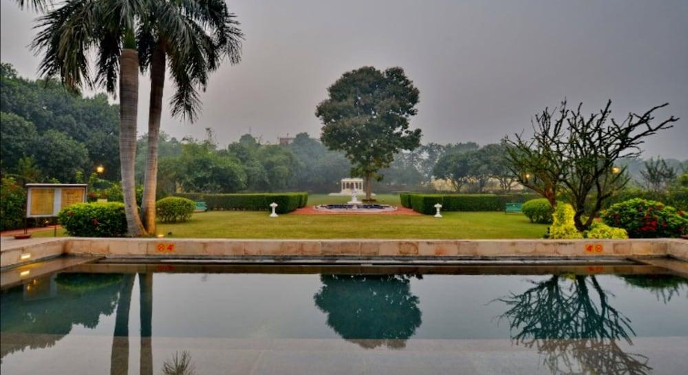 Taj Nadesar Palace Bénarès Extérieur photo